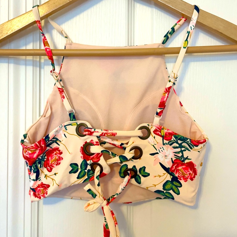 Small Roxy Floral Crop - Picture 4 of 4